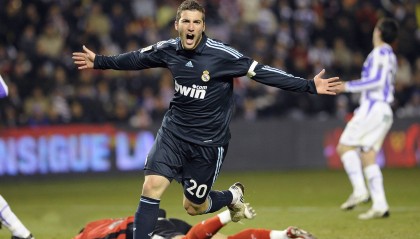 开云体育在线-马刺强压黄蜂，詹姆斯成为关键先生