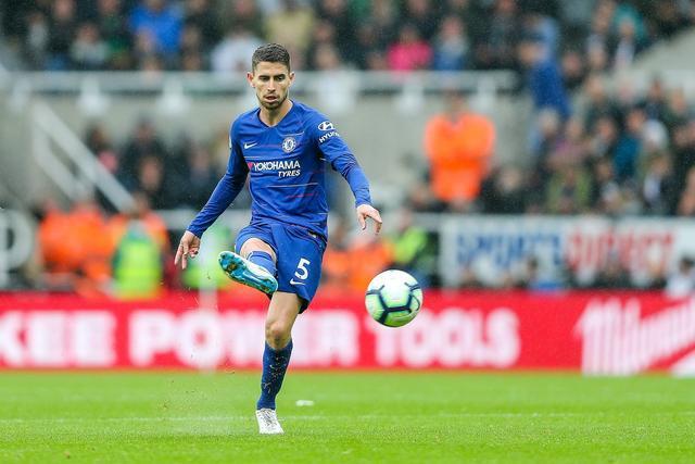 阿根廷险胜那不勒斯,若日尼奥统治全场 阿根廷险胜那不勒斯,若日尼奥统治全场