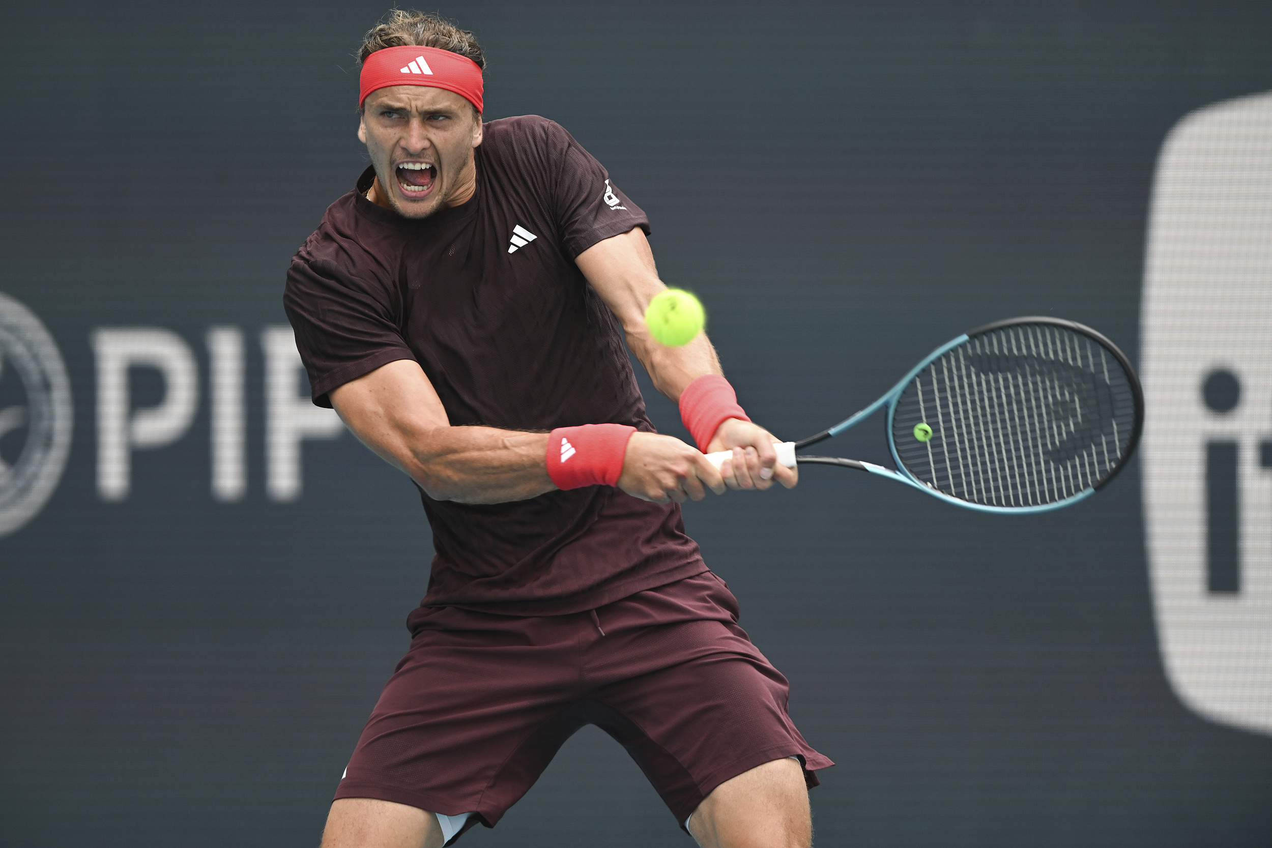 ATP总决赛逆转澳网，兹维列夫带队取胜