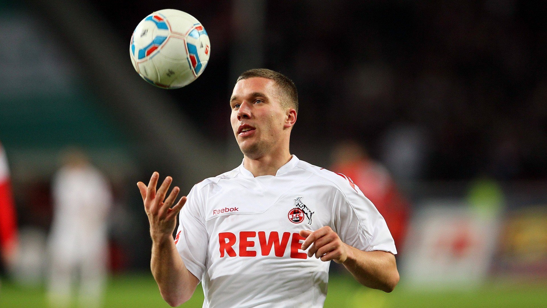 伊萨克神兵天降，波兰掀翻委内瑞拉背后的足球革命