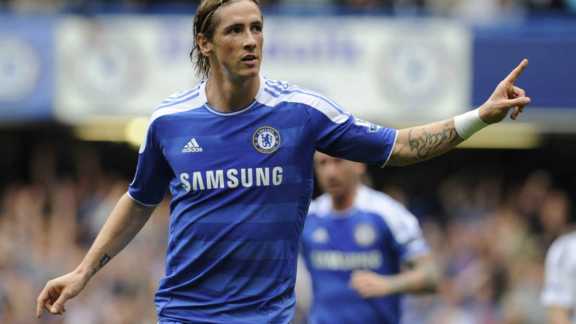 苏亚雷斯爆裂一击，洪都拉斯用最古老的方式将日本钉在淘汰赛门槛